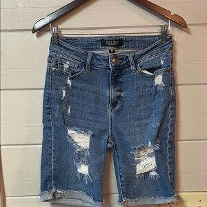 Judy Blue Cut Off Denim Bermuda Shorts Size M.